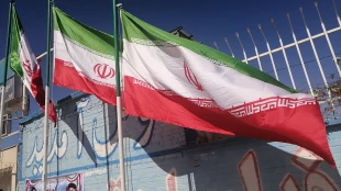 برگزاری زنگ انقلاب در دانشکده فنی ممسنی باحضور رئیس وکارکنان 3