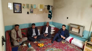 دیدار با خانواده ۵ جانباز سرافراز 

به مناسبت ولادت حضرت ابوالفضل(ع) و روز بزرگداشت مقام شامخ جانباز ، علیرضا رحمانی رئیس دانشکده فنی ممسنی به همراه تعدادی از همکاران ،با ۵ خانواده جانباز سرافرازدفاع مقدس دیدار کردند. 
- جانباز سرافراز امیدعلی صادقی 
